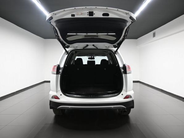 Toyota RAV4 IV (XA40) Рестайлинг с пробегом 2018 года, цена 2 295 000 рублей, 143399 км, внедорожник, Автокод Объявления