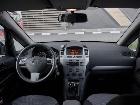 Opel Zafira B Рестайлинг с пробегом 2012 года, цена 875 000 рублей, 179113 км, компактвэн, Автокод Объявления