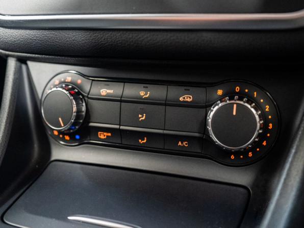 Mercedes-Benz CLA I (C117 X117) с пробегом 2015 года, цена 1 325 000 рублей, 64380 км, седан, Автокод Объявления