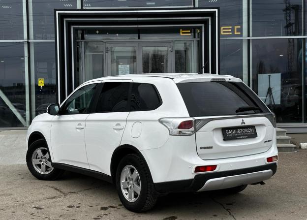 Mitsubishi Outlander III с пробегом 2014 года, цена 1 560 000 рублей, 199850 км, внедорожник, Автокод Объявления