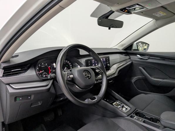 Skoda Octavia IV (A8) с пробегом 2021 года, цена 2 315 000 рублей, 81965 км, лифтбек, Автокод Объявления