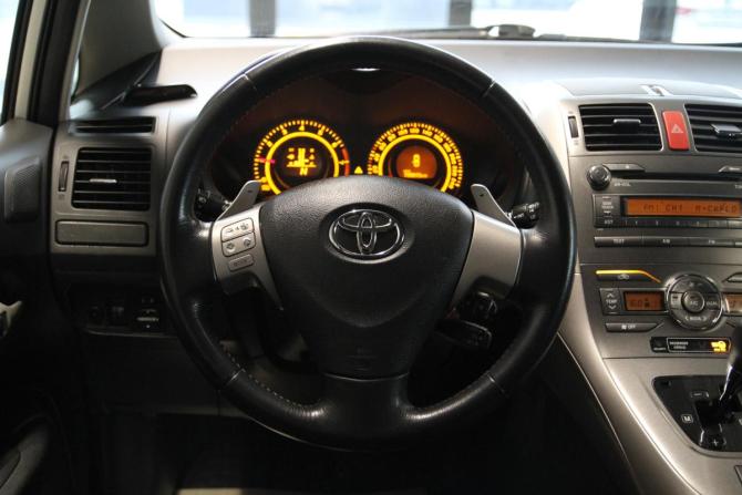 Toyota Auris I с пробегом 2007 года, цена 649 000 рублей, 199000 км, хэтчбек, Автокод Объявления