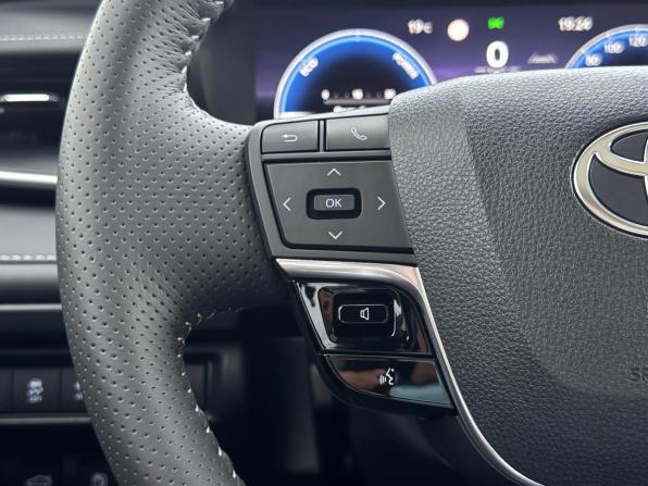 Toyota Camry IX (XV80) China Market с пробегом 2026 года, цена 4 300 000 рублей, 10 км, седан, Автокод Объявления