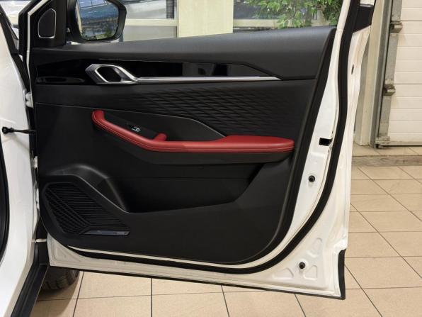 Geely Coolray I Рестайлинг с пробегом 2024 года, цена 1 945 000 рублей, 37000 км, внедорожник, Автокод Объявления