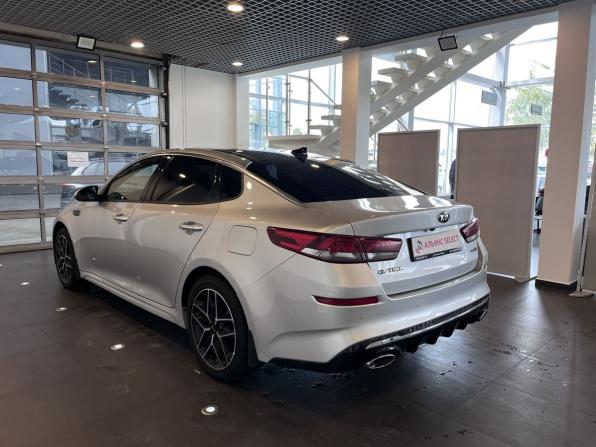 Kia Optima IV Рестайлинг с пробегом 2018 года, цена 1 975 000 рублей, 122630 км, седан, Автокод Объявления
