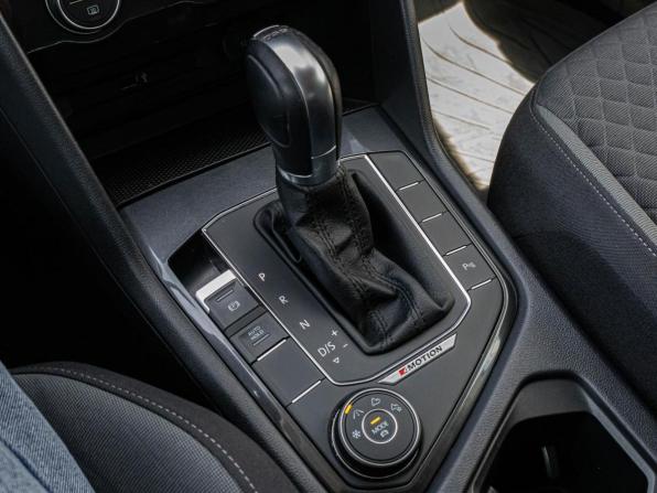 Volkswagen Tiguan II с пробегом 2018 года, цена 2 425 000 рублей, 106464 км, внедорожник, Автокод Объявления