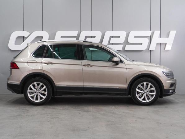 Volkswagen Tiguan II с пробегом 2017 года, цена 1 664 000 рублей, 311130 км, внедорожник, Автокод Объявления