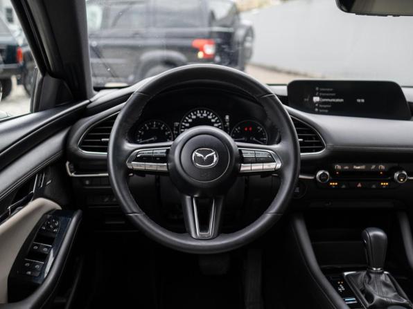 Mazda 3 IV (BP) с пробегом 2019 года, цена 2 450 000 рублей, 113040 км, хэтчбек, Автокод Объявления
