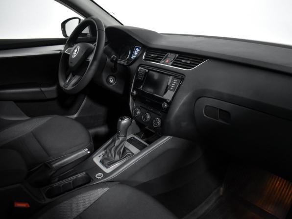 Skoda Octavia III (A7) Рестайлинг с пробегом 2018 года, цена 1 949 000 рублей, 90238 км, лифтбек, Автокод Объявления