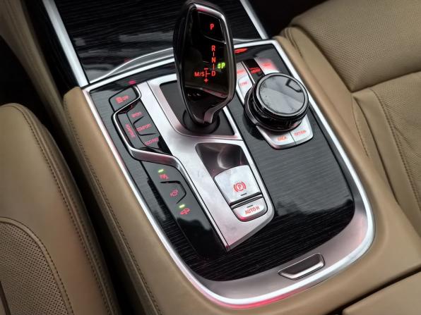 BMW 7 серии VI (G11/G12) Рестайлинг с пробегом 2019 года, цена 6 699 000 рублей, 64191 км, седан, Автокод Объявления