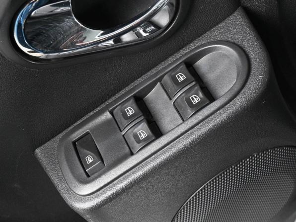 Renault Duster I Рестайлинг с пробегом 2018 года, цена 1 239 000 рублей, 166386 км, внедорожник, Автокод Объявления