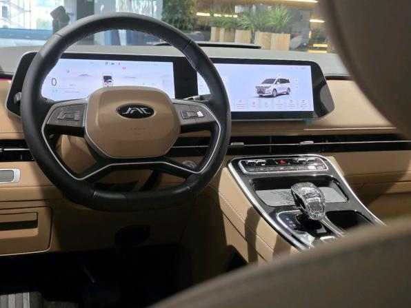 JAC RF8 с пробегом 2025 года, цена 4 499 000 рублей, 18 км, минивэн, Автокод Объявления