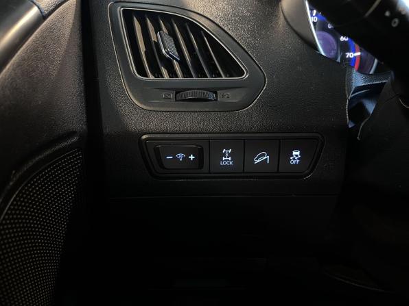 Hyundai ix35 I Рестайлинг с пробегом 2014 года, цена 1 315 000 рублей, 212535 км, внедорожник, Автокод Объявления