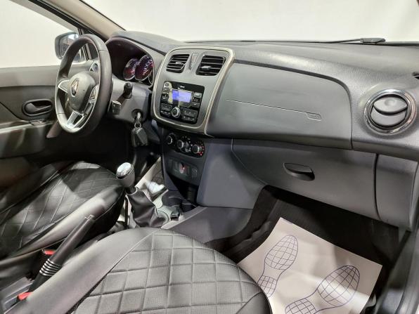 Renault Logan II Рестайлинг с пробегом 2021 года, цена 990 000 рублей, 59850 км, седан, Автокод Объявления