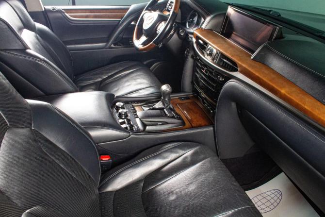 Lexus LX III Рестайлинг 2 с пробегом 2016 года, цена 6 399 000 рублей, 223000 км, внедорожник, Автокод Объявления