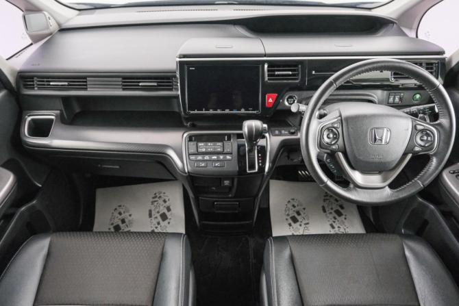 Honda Stepwgn V Рестайлинг с пробегом 2019 года, цена 2 299 000 рублей, 93000 км, минивэн, Автокод Объявления