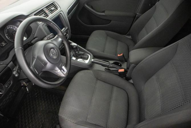 Volkswagen Jetta VI с пробегом 2012 года, цена 639 000 рублей, 300254 км, седан, Автокод Объявления