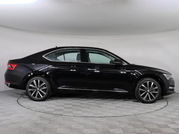 Skoda Superb III Рестайлинг с пробегом 2025 года, цена 3 297 000 рублей, 5000 км, лифтбек, Автокод Объявления