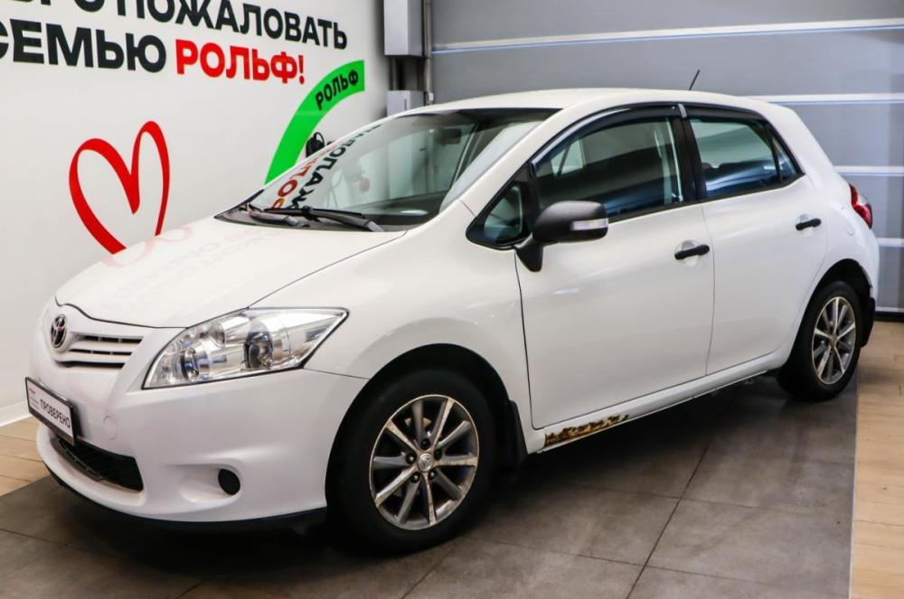 Toyota Auris I Рестайлинг Москва  - изображение 1