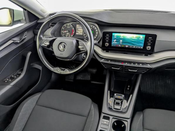 Skoda Octavia IV (A8) с пробегом 2021 года, цена 2 400 000 рублей, 69993 км, лифтбек, Автокод Объявления