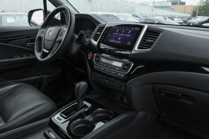 Honda Pilot III с пробегом 2018 года, цена 2 888 000 рублей, 130523 км, внедорожник, Автокод Объявления