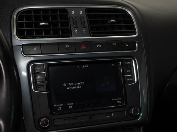 Volkswagen Polo V Рестайлинг с пробегом 2019 года, цена 1 533 000 рублей, 63500 км, седан, Автокод Объявления