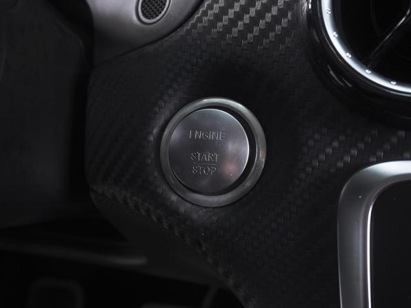 Mercedes-Benz GLA I (X156) Рестайлинг с пробегом 2019 года, цена 1 840 000 рублей, 136862 км, внедорожник, Автокод Объявления