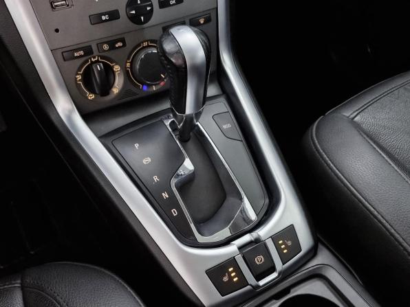 Opel Antara I Рестайлинг с пробегом 2012 года, цена 1 299 000 рублей, 207696 км, внедорожник, Автокод Объявления