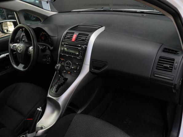 Toyota Auris I Рестайлинг с пробегом 2011 года, цена 1 000 000 рублей, 227681 км, хэтчбек, Автокод Объявления