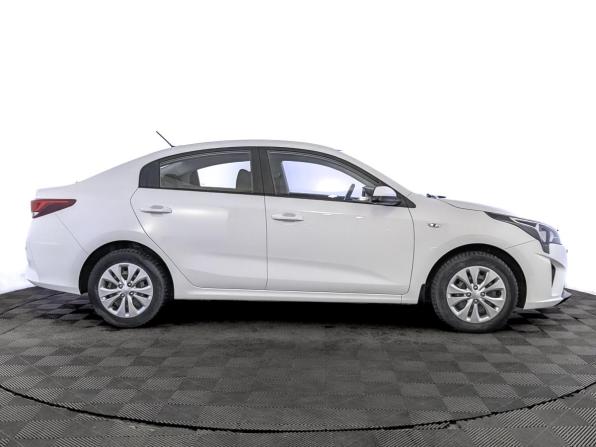 Kia Rio IV Рестайлинг с пробегом 2021 года, цена 1 610 000 рублей, 88828 км, седан, Автокод Объявления