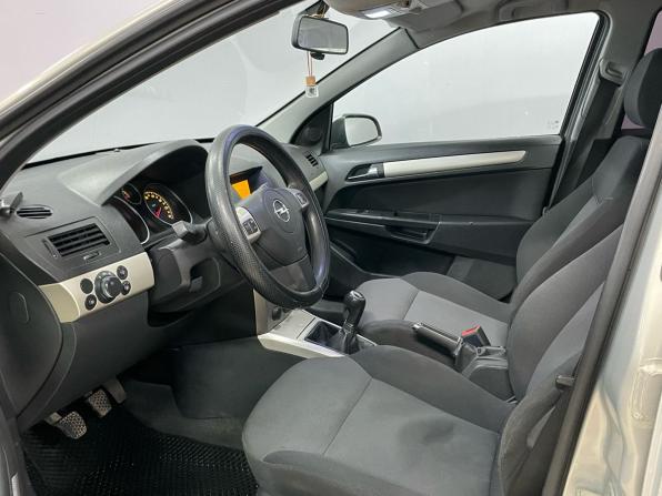 Opel Astra H Рестайлинг с пробегом 2008 года, цена 340 000 рублей, 329951 км, седан, Автокод Объявления