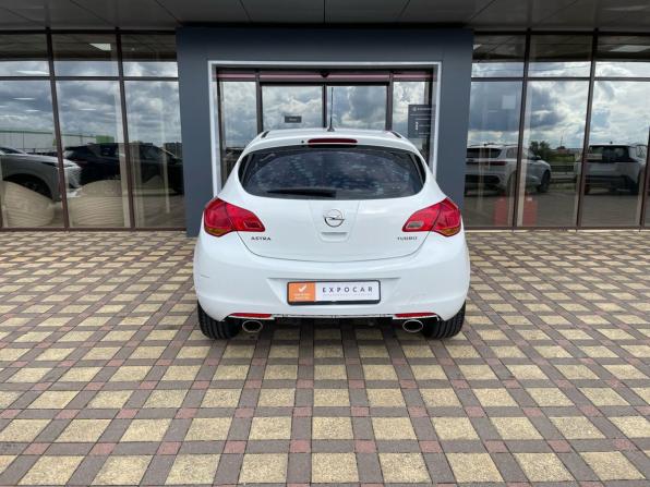 Opel Astra J с пробегом 2011 года, цена 625 000 рублей, 137500 км, хэтчбек, Автокод Объявления