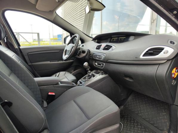 Renault Scenic III с пробегом 2010 года, цена 650 000 рублей, 251187 км, компактвэн, Автокод Объявления
