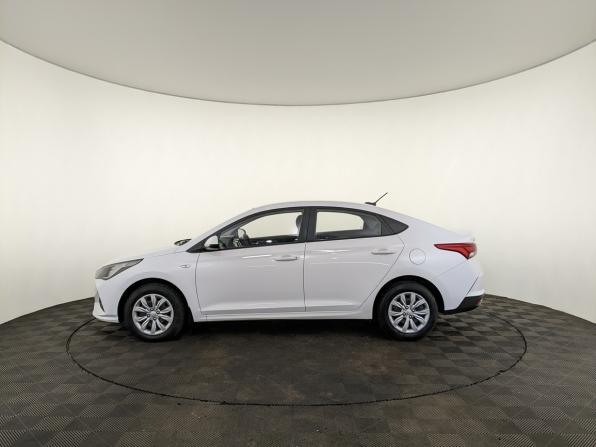 Hyundai Solaris II Рестайлинг с пробегом 2022 года, цена 1 565 000 рублей, 46970 км, седан, Автокод Объявления