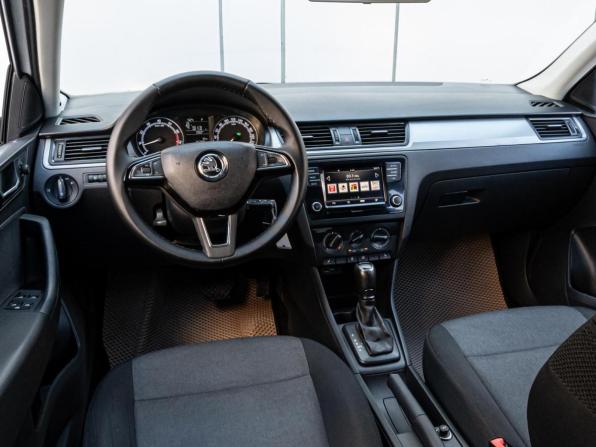Skoda Rapid I Рестайлинг с пробегом 2018 года, цена 1 045 000 рублей, 247489 км, лифтбек, Автокод Объявления