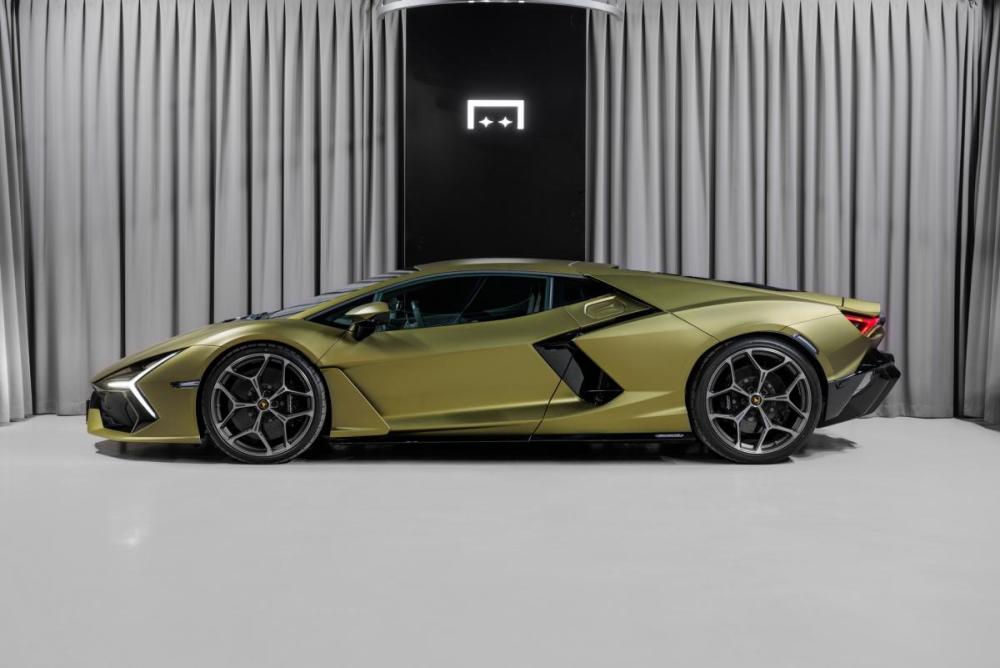 Lamborghini Revuelto Москва  - изображение 8