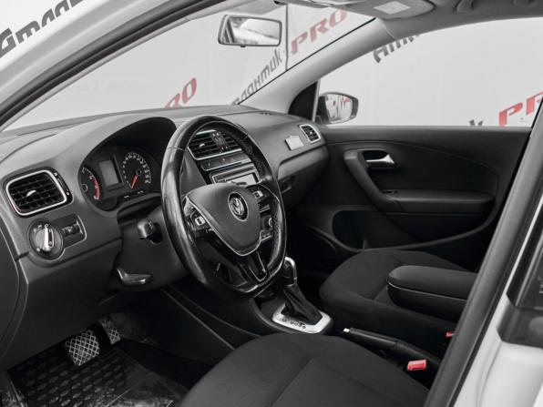 Volkswagen Polo V Рестайлинг с пробегом 2017 года, цена 1 225 000 рублей, 64491 км, седан, Автокод Объявления