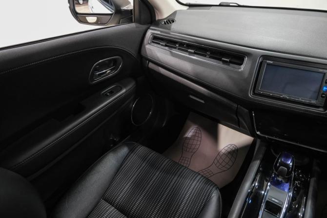 Honda Vezel I с пробегом 2015 года, цена 1 499 000 рублей, 61000 км, внедорожник, Автокод Объявления