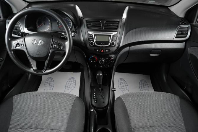 Hyundai Solaris I с пробегом 2012 года, цена 819 000 рублей, 211756 км, седан, Автокод Объявления