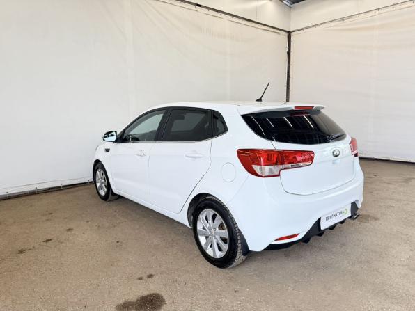 Kia Rio III Рестайлинг с пробегом 2015 года, цена 935 000 рублей, 139000 км, хэтчбек, Автокод Объявления