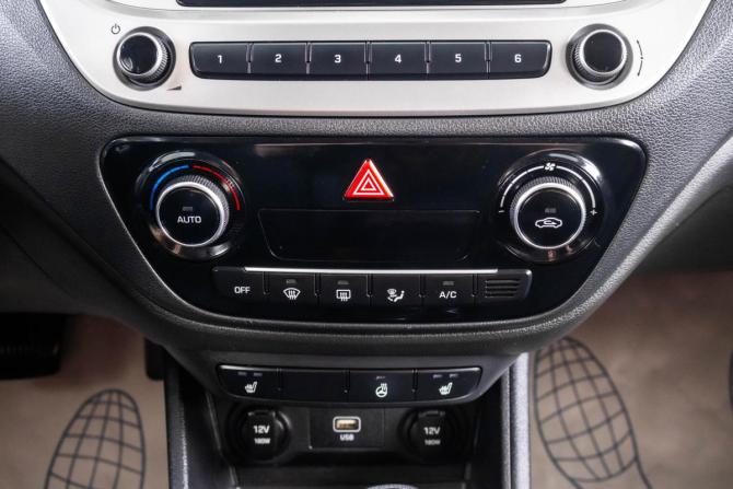 Hyundai Solaris II с пробегом 2019 года, цена 1 339 000 рублей, 182000 км, седан, Автокод Объявления