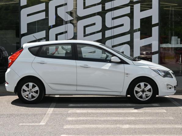 Hyundai Solaris I Рестайлинг с пробегом 2014 года, цена 875 000 рублей, 174573 км, хэтчбек, Автокод Объявления