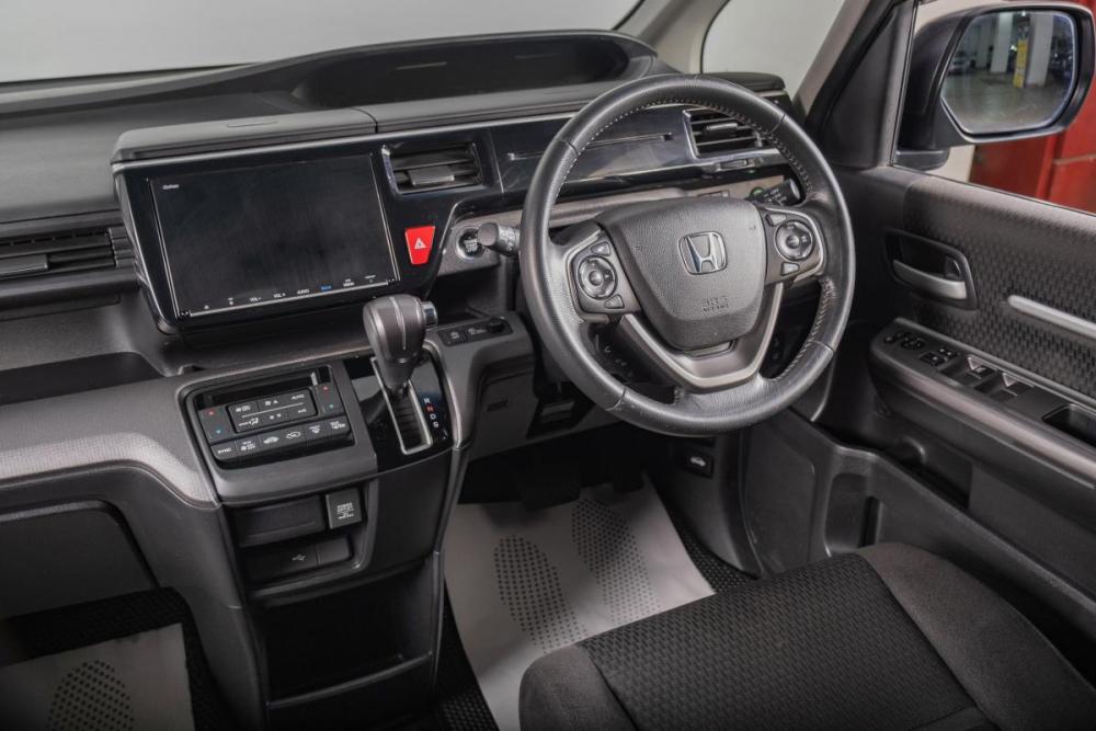 Honda Stepwgn V Рестайлинг Томск  - изображение 10