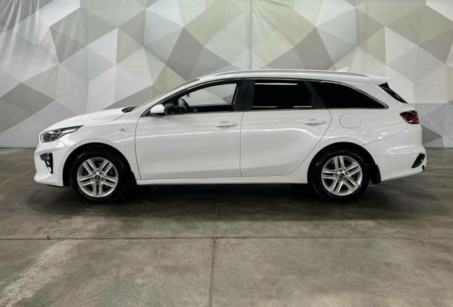 Kia Ceed III с пробегом 2021 года, цена 1 890 000 рублей, 65707 км, универсал, Автокод Объявления
