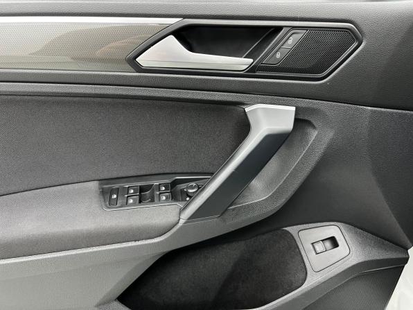 Volkswagen Tiguan II с пробегом 2019 года, цена 2 850 000 рублей, 125699 км, внедорожник, Автокод Объявления