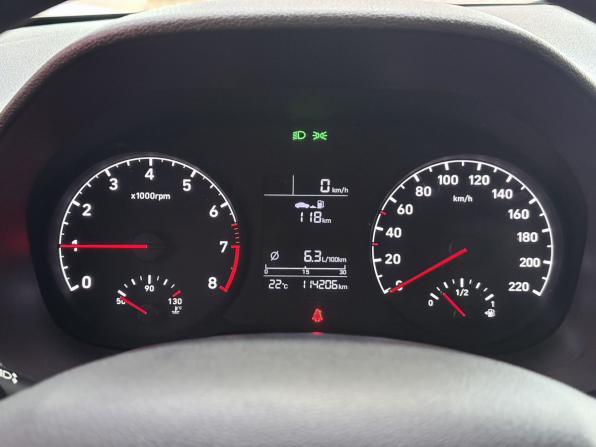 Hyundai Solaris II с пробегом 2018 года, цена 1 295 000 рублей, 114206 км, седан, Автокод Объявления