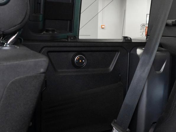 Land Rover Defender II с пробегом 2021 года, цена 4 900 000 рублей, 109000 км, внедорожник, Автокод Объявления