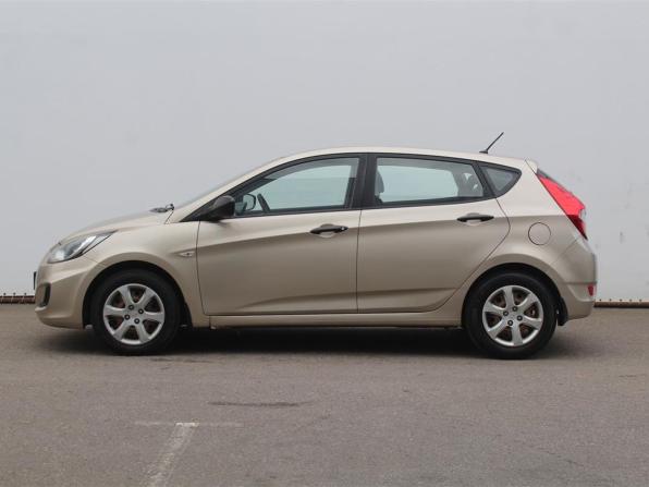 Hyundai Solaris I с пробегом 2013 года, цена 640 000 рублей, 130642 км, хэтчбек, Автокод Объявления