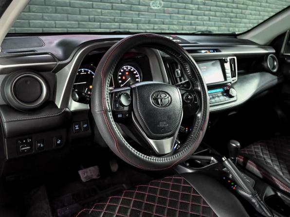 Toyota RAV4 IV (XA40) Рестайлинг с пробегом 2017 года, цена 2 390 000 рублей, 133381 км, внедорожник, Автокод Объявления
