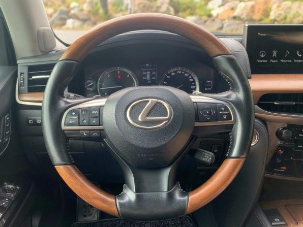Lexus LX III Рестайлинг 2 с пробегом 2016 года, цена 6 099 000 рублей, 118461 км, внедорожник, Автокод Объявления